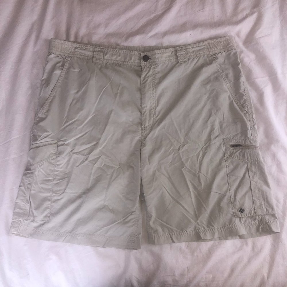 Columbia Mens Cargo Shorts With Omni Shade Size 40